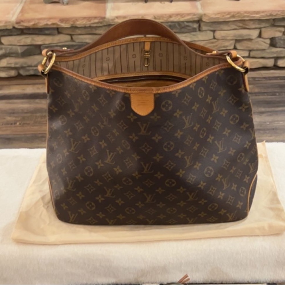Pre Owned 100% Authentic Louis Vuitton Delightful Monogram Canvas MM Brown…
